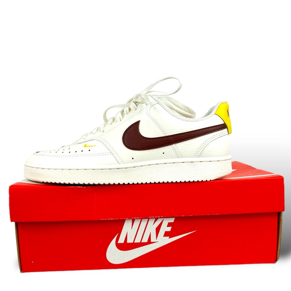 Nike  court  Size 9